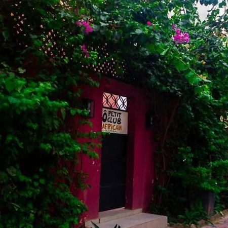Bed and Breakfast O Petit Club Africain Dakar Esterno foto