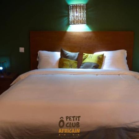 Bed and Breakfast O Petit Club Africain Dakar Esterno foto