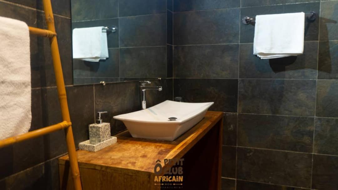 Bed and Breakfast O Petit Club Africain Dakar Esterno foto