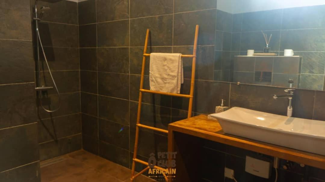 Bed and Breakfast O Petit Club Africain Dakar Esterno foto