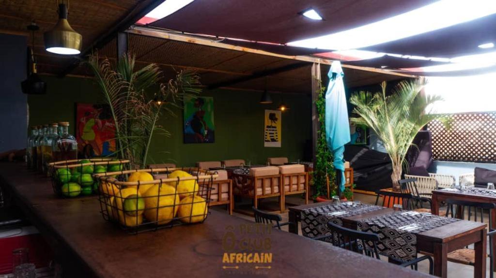 Bed and Breakfast O Petit Club Africain Dakar Esterno foto